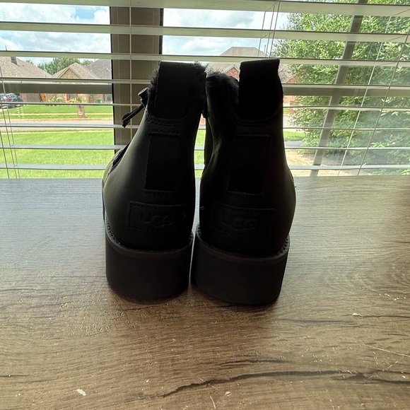 Ugg Classic Rising Toggle black size 10 new - Picture 9 of 9